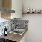 Διαμέρισμα Vue Piscine Au Calme Pres Des Vignes
