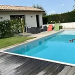 Vue Piscine Au Calme Pres Des Vignes Διαμέρισμα Pessac