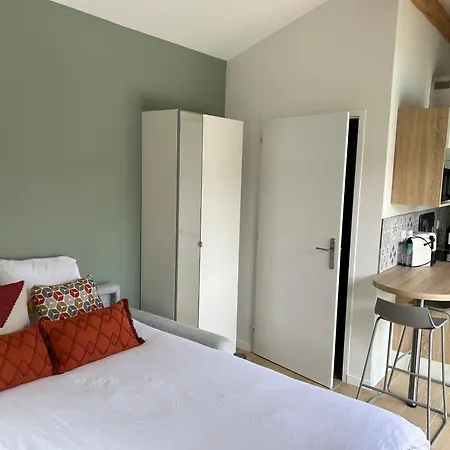 Vue Piscine Au Calme Pres Des Vignes Lejlighed