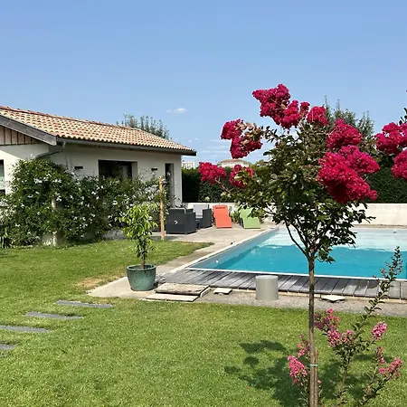 Διαμέρισμα Vue Piscine Au Calme Pres Des Vignes
